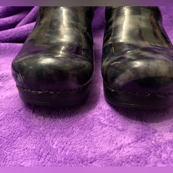 Marbled Gray and Black Dansko Clogs, size 38, Nursing Shoes, Preloved in EUC - Picture 2 of 7